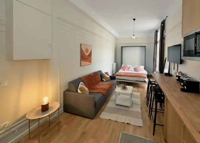 Stylish - Champs-elysees - Perfect Париж